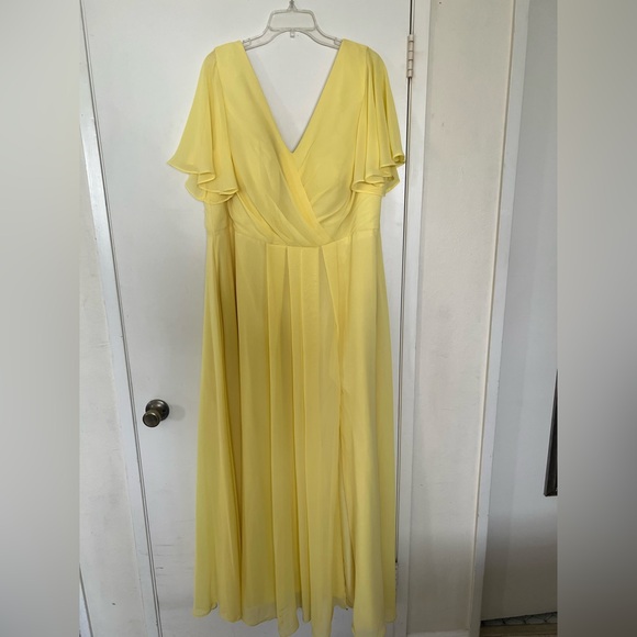 Chic Yellow Maxi Dress - Picture 1 of 3